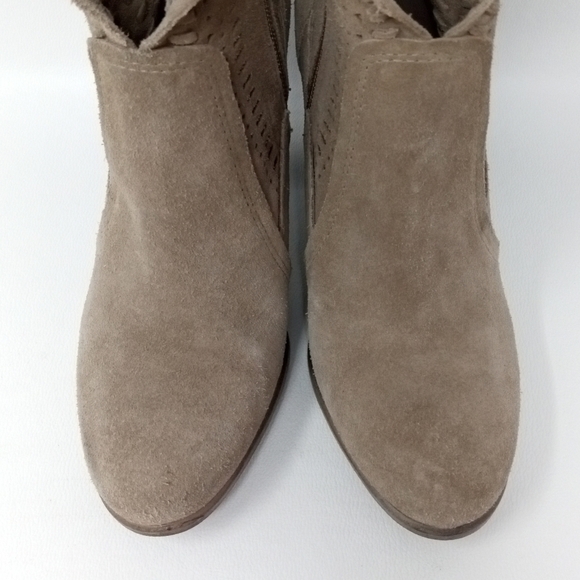Vince Camuto Fenyia Tan Foxy Verona Bootie Suede Stacked Heel Boots - Picture 6 of 11